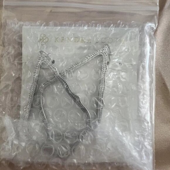 Kendra Scott Stud Earrings - Picture 5 of 6